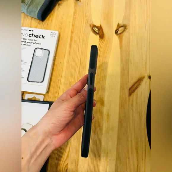 Brand new iPhone case - Picture 3 of 5